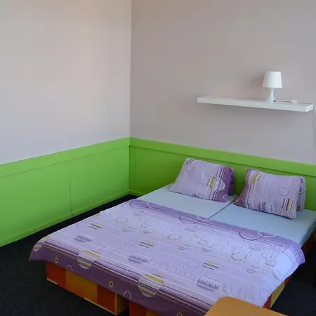 Onefam Arbes Хостел *